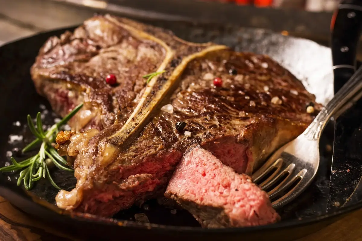 Bistecca fiorentina - hlphoto Vetrina toscana, un viaggio nel gusto della tradizione
